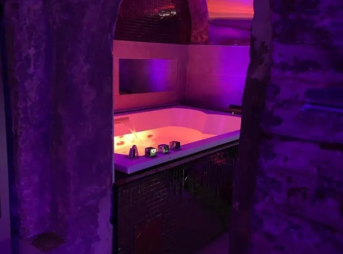 Private & Avec Jacuzzi Privatif ليل
